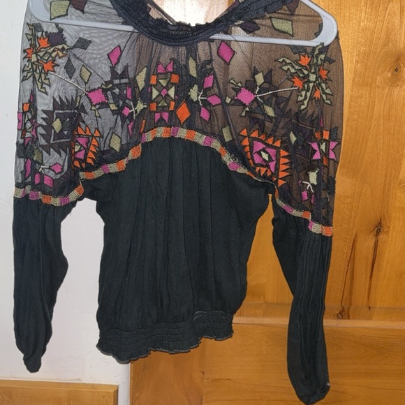 FREE PEOPLE AZTEC MESH TOP SIZE XS - Picture 2 of 2